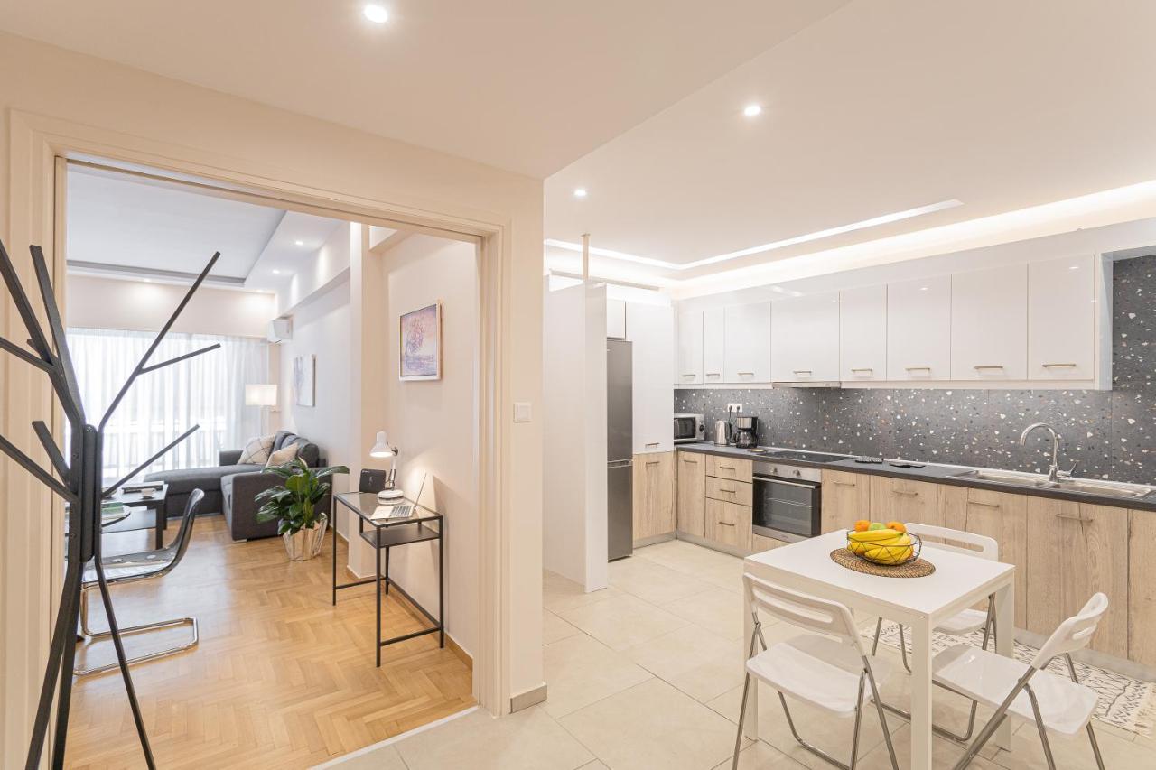 Amazing Apartment Near Metro Station! Atenas Exterior foto