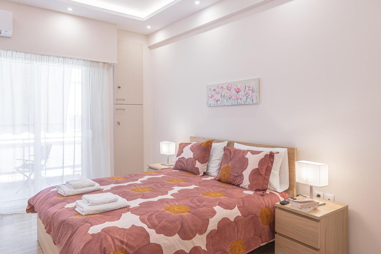 Amazing Apartment Near Metro Station! Atenas Exterior foto