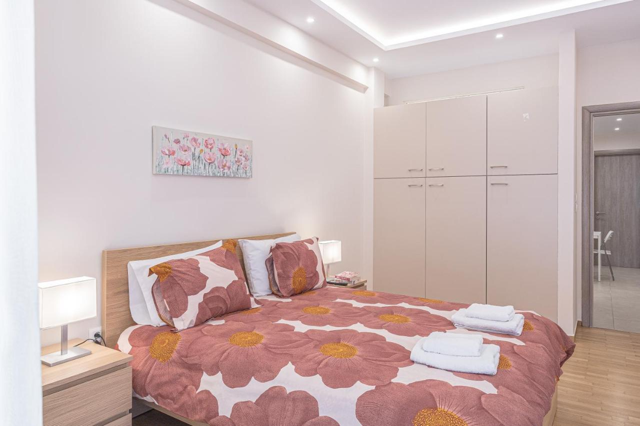 Amazing Apartment Near Metro Station! Atenas Exterior foto