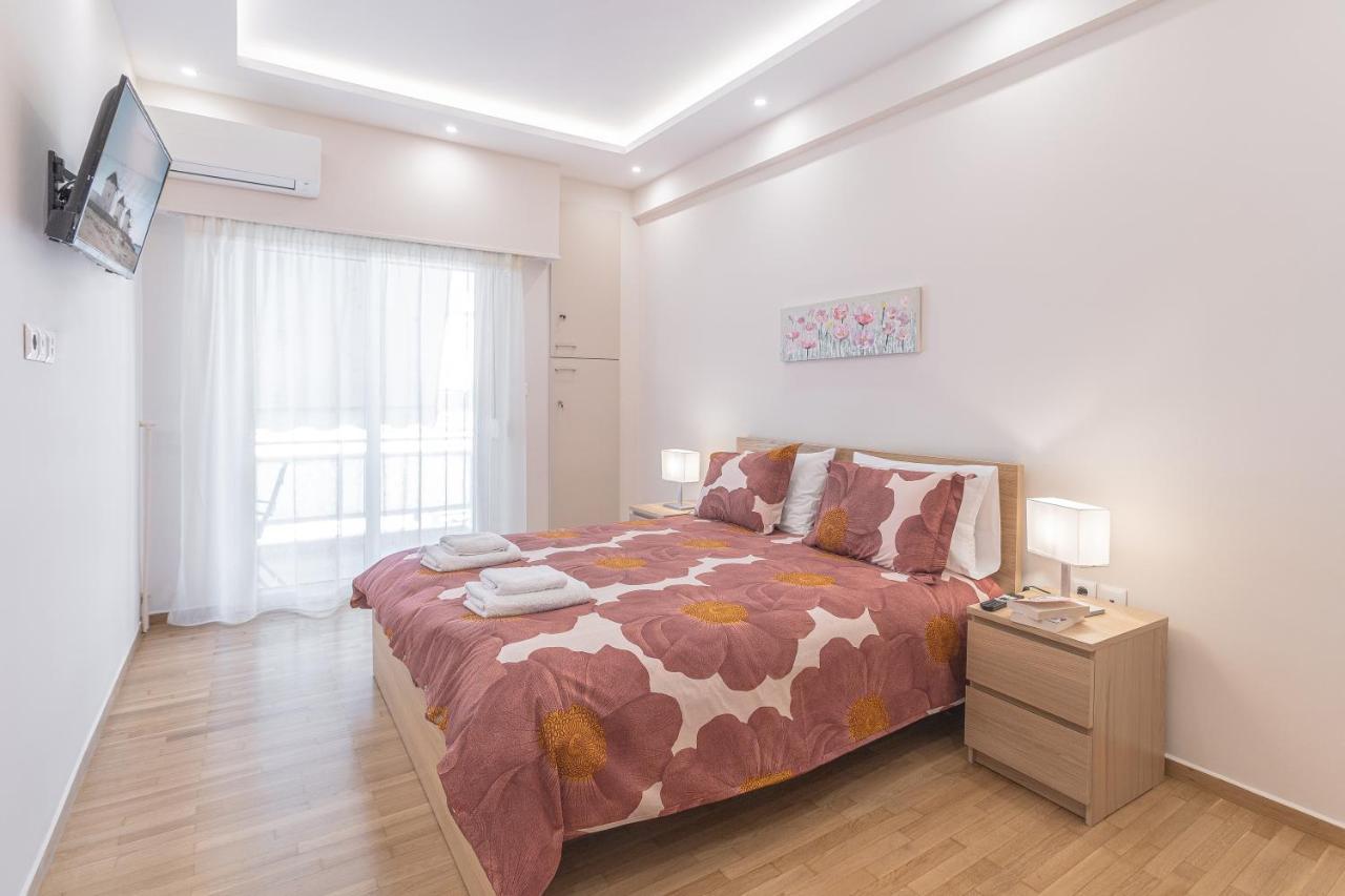 Amazing Apartment Near Metro Station! Atenas Exterior foto