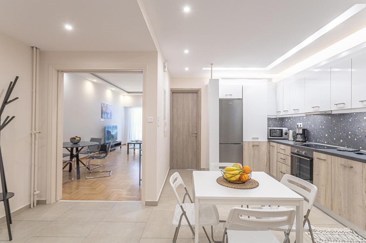 Amazing Apartment Near Metro Station! Atenas Exterior foto