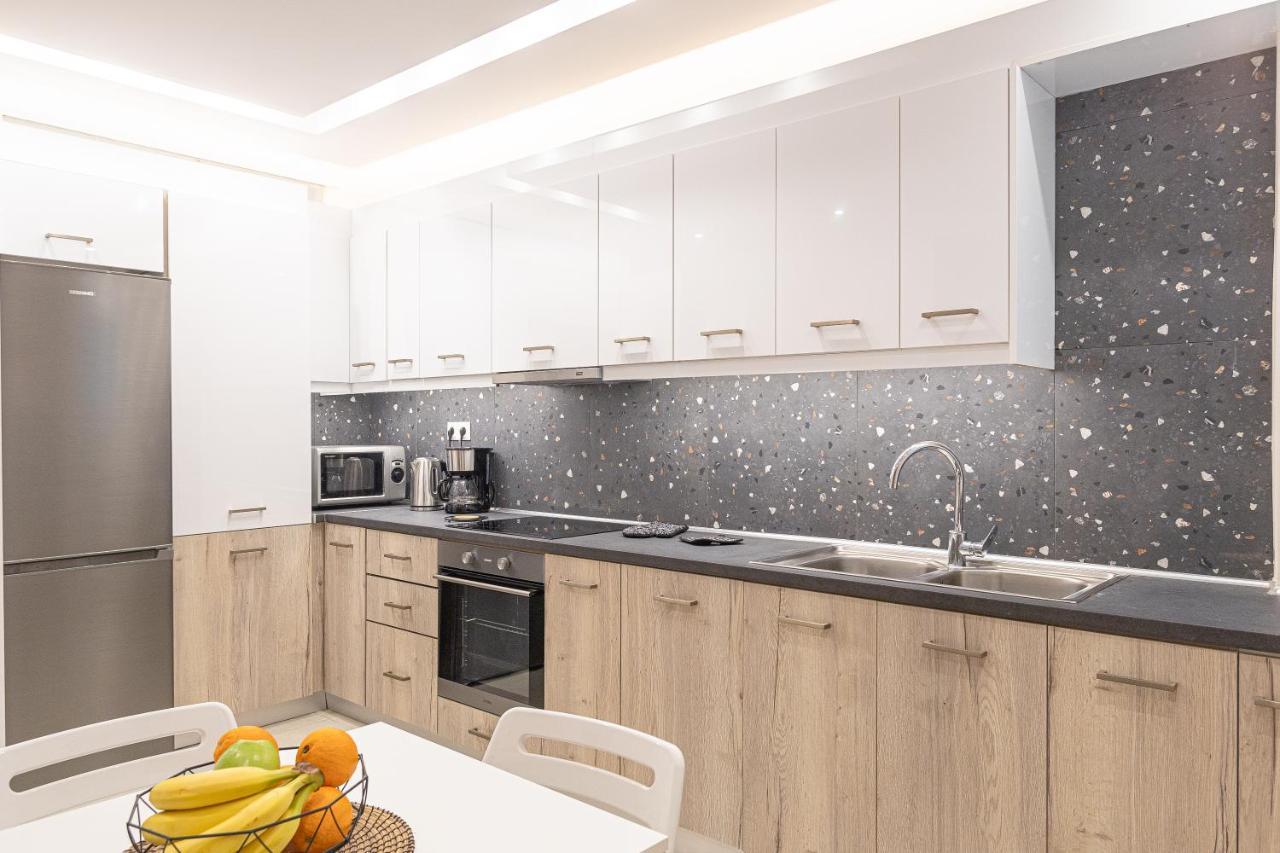 Amazing Apartment Near Metro Station! Atenas Exterior foto